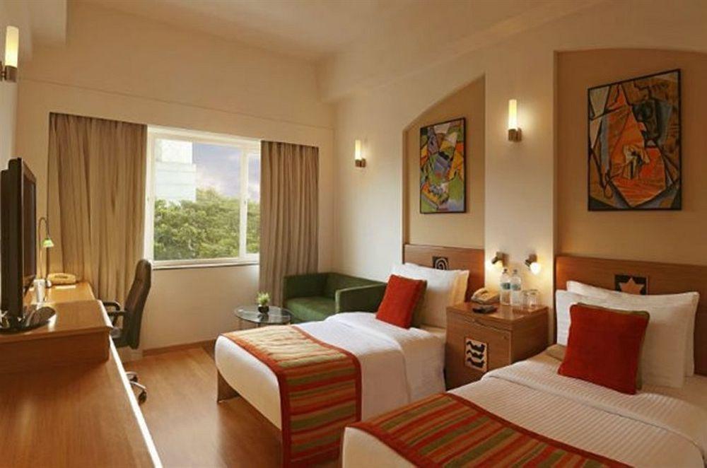 Lemon Tree Hotel Hinjewadi Pune Хинджевади Екстериор снимка
