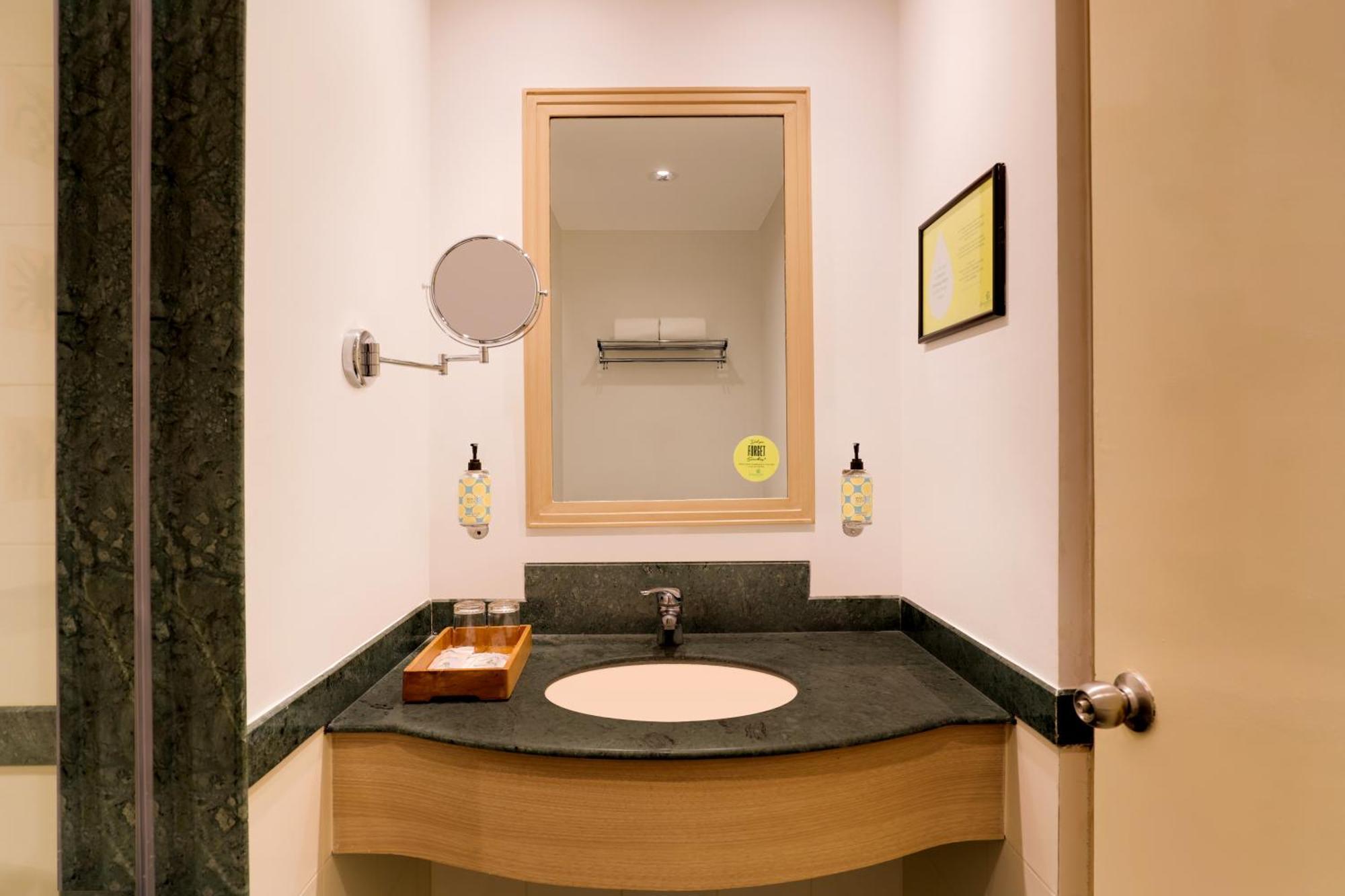 Lemon Tree Hotel Hinjewadi Pune Хинджевади Екстериор снимка