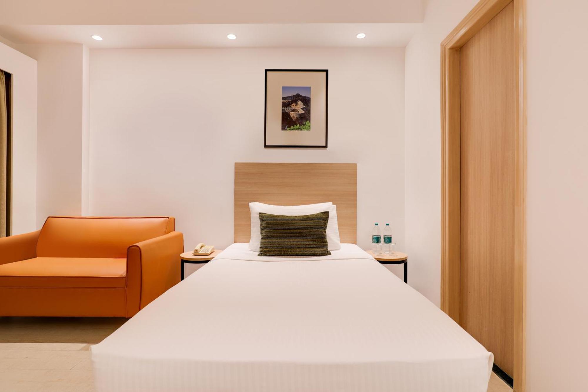 Lemon Tree Hotel Hinjewadi Pune Хинджевади Екстериор снимка