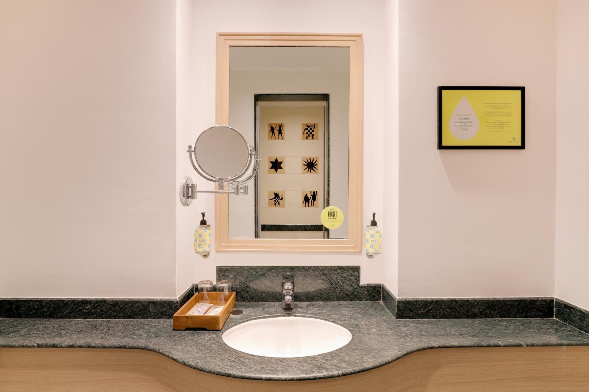 Lemon Tree Hotel Hinjewadi Pune Хинджевади Екстериор снимка